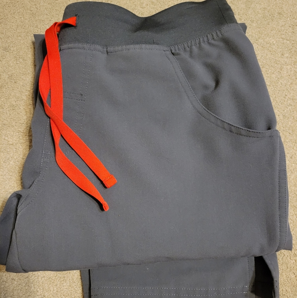 Figs Charcol Grey Medium Petite Kade Scrub Pants EUC